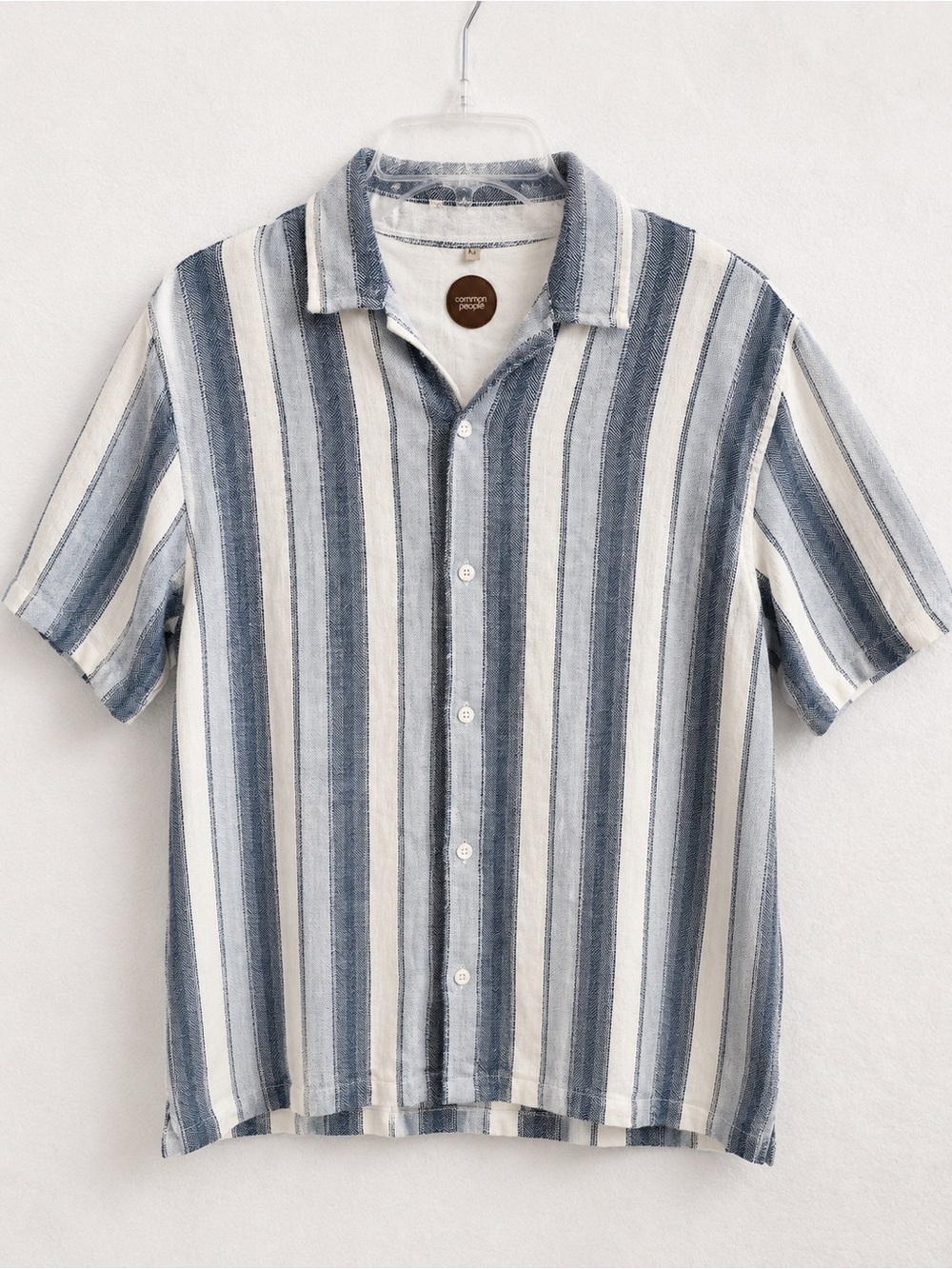 Common People Men’s XL Blue White Striped Short Sleeve Button Up Shirt Cotton